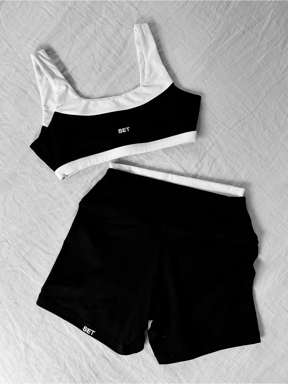 SET Active Formcloud Bra & bike short set